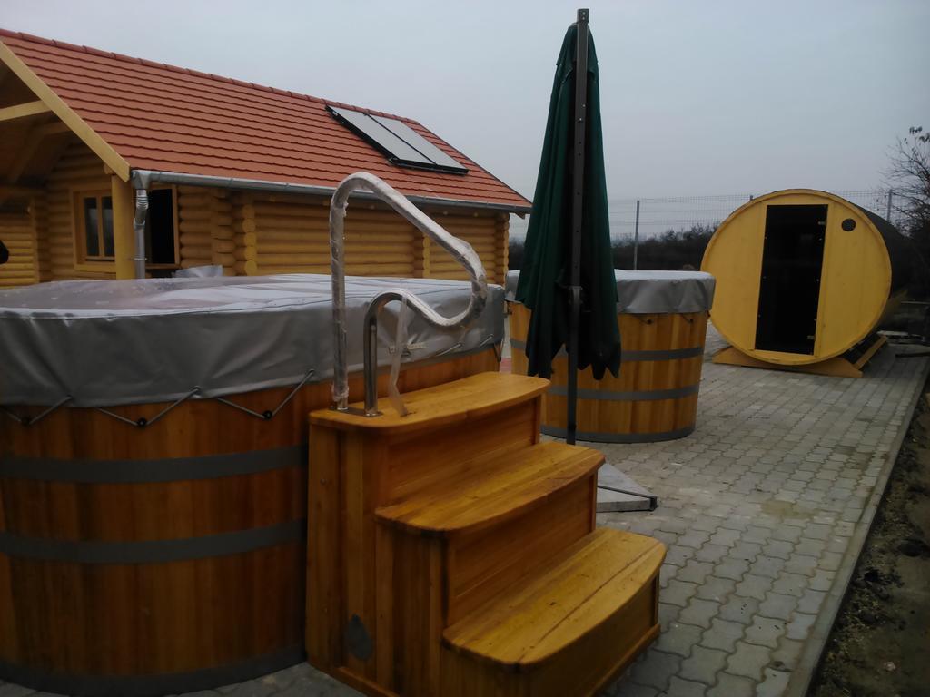 Tuzseri Palinka Tanya Exteriör bild